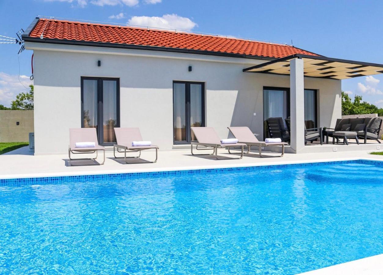 Villa Gemini Zadar Bagian luar foto